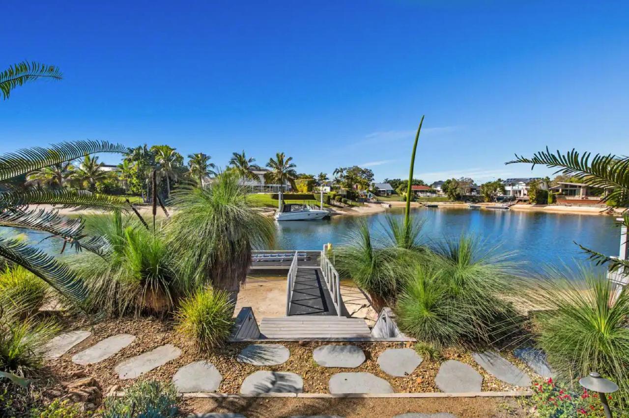 Broadbeach Bungalow - Heated Pool - Sleeps 7 Gold Coast Extérieur photo