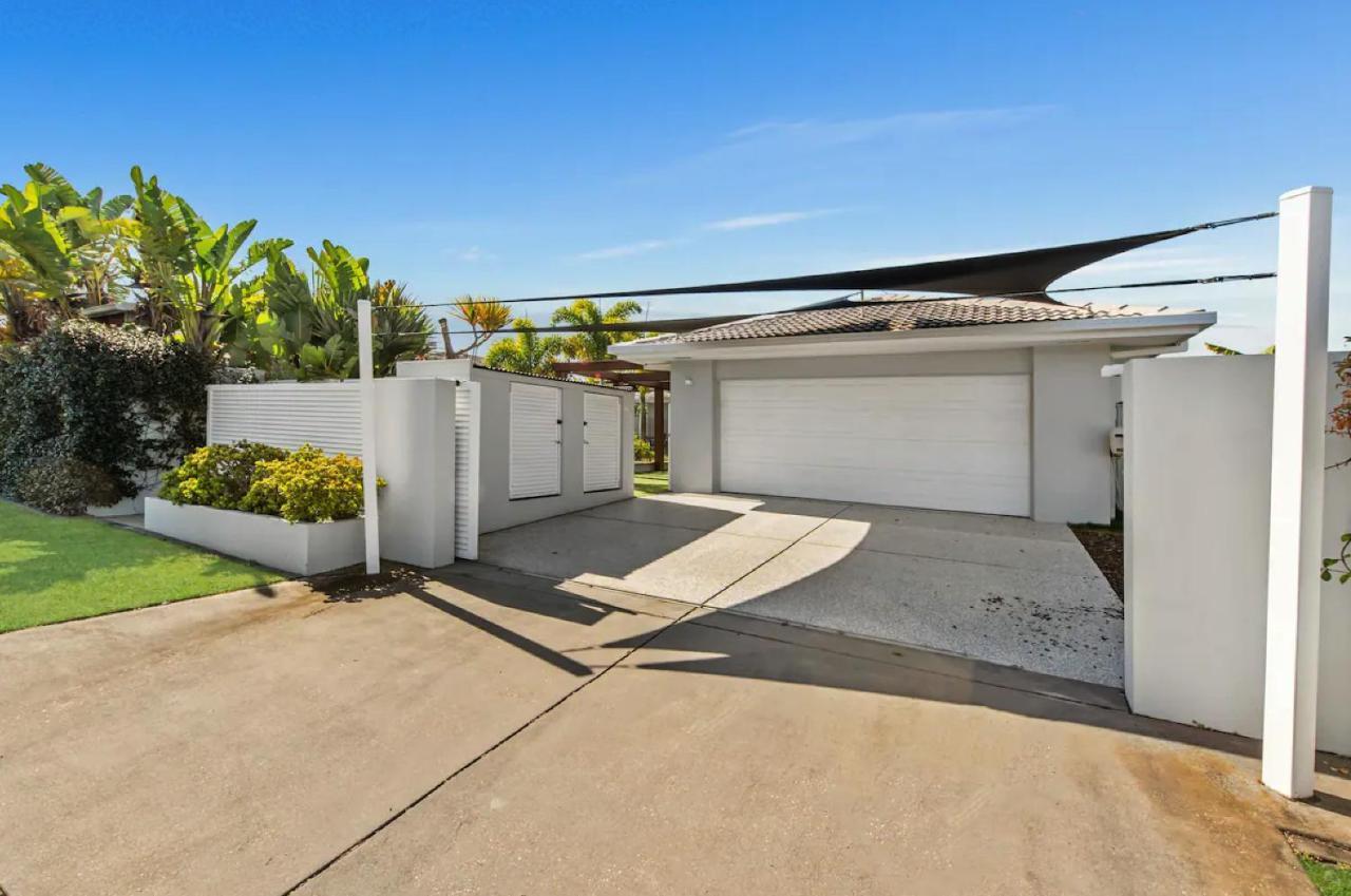 Broadbeach Bungalow - Heated Pool - Sleeps 7 Gold Coast Extérieur photo